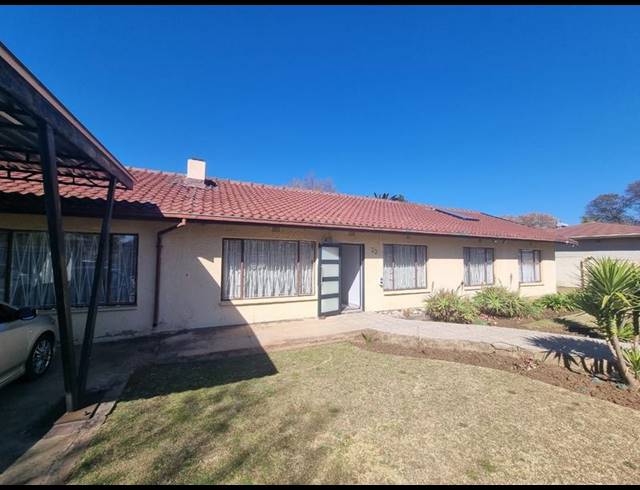 3 BEDROOM HOUSE FOR SALE IN RACEVIEW